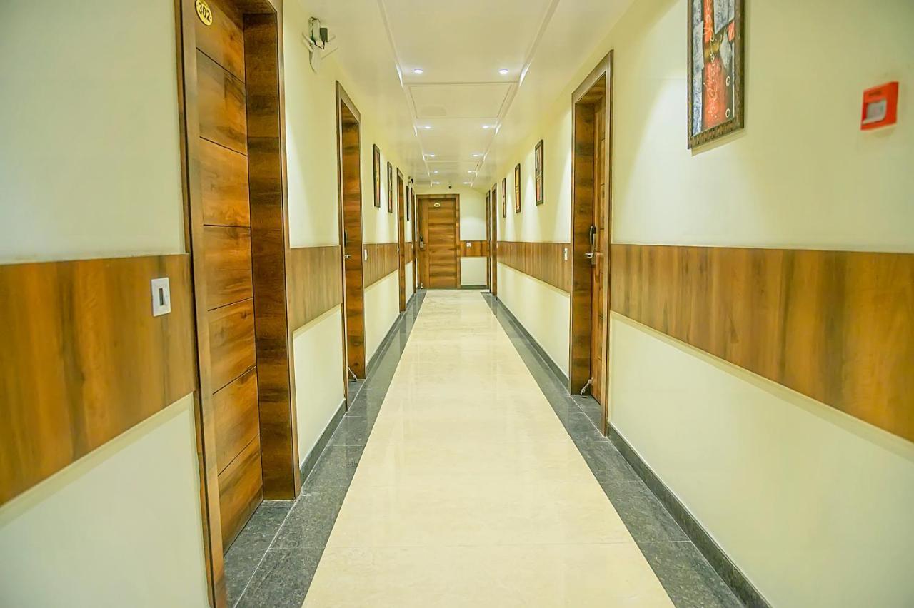 Hotel Hira Inn Prayagraj Bagian luar foto